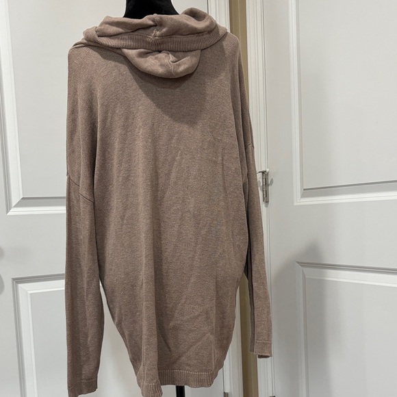 New York & Company Tan Sweater - Picture 4 of 10